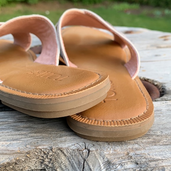 TOMS | Viv Crisscross strap slides sandals - Picture 5 of 7